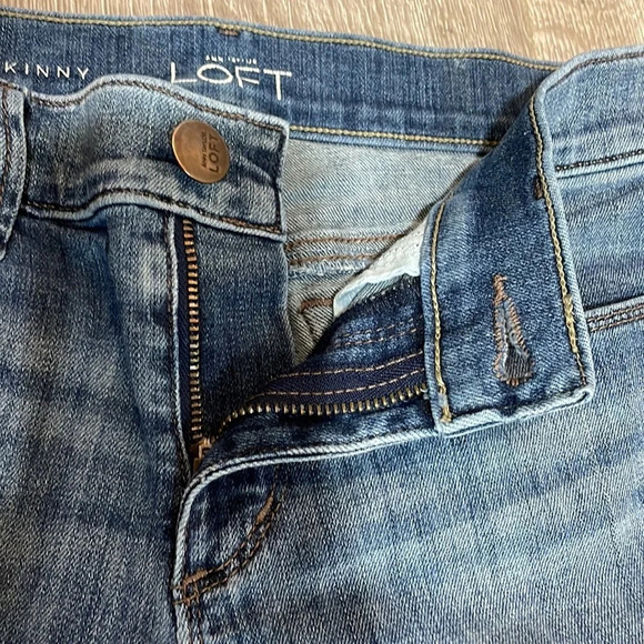 LOFT Modern Skinny Stretch Distressed Jeans 2P - Picture 8 of 14
